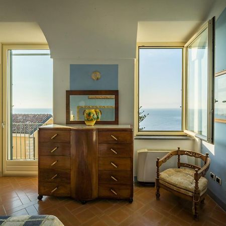 Borgo Dei Saraceni - Domus Indomita Bed & Breakfast Агрополи Екстериор снимка