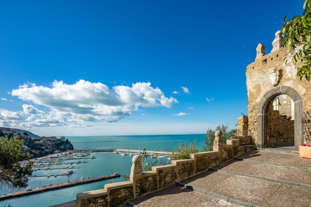 Borgo Dei Saraceni - Domus Indomita Bed & Breakfast Агрополи Екстериор снимка