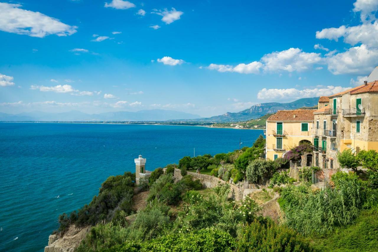 Borgo Dei Saraceni - Domus Indomita Bed & Breakfast Агрополи Екстериор снимка