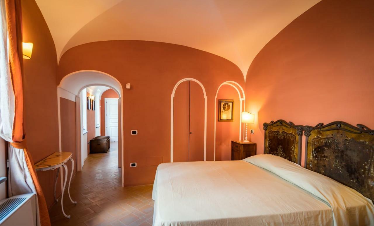 Borgo Dei Saraceni - Domus Indomita Bed & Breakfast Агрополи Екстериор снимка
